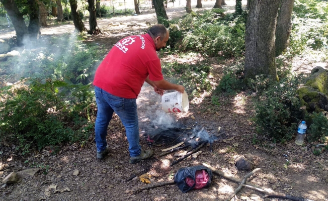 Büyükşehir A Takımı ekipleri, ateş yakan piknikçileri uyardı