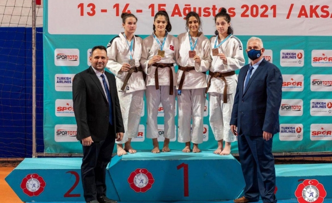 Büyükşehir Kağıtsporlu judocular gelecek için umut verdi