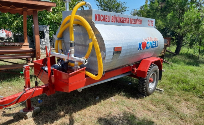 Büyükşehir'den kırsal mahallelere su tankeri desteği
