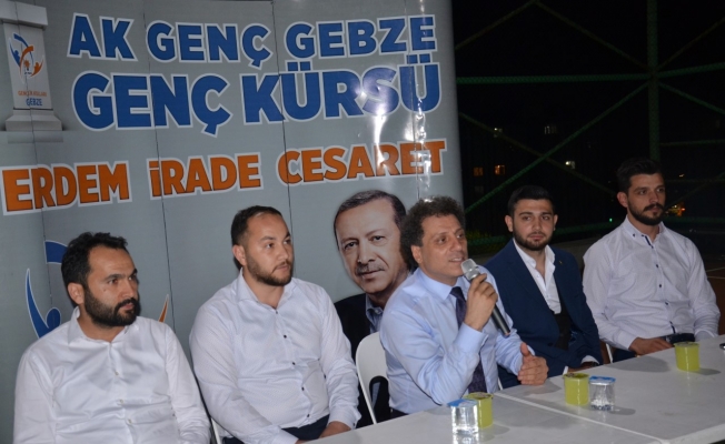Hakan Höbek, Genç kürsüde