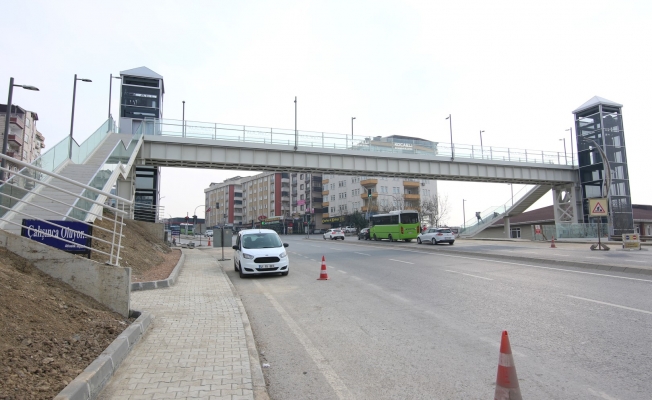 Gebze'ye modern yaya köprüsü