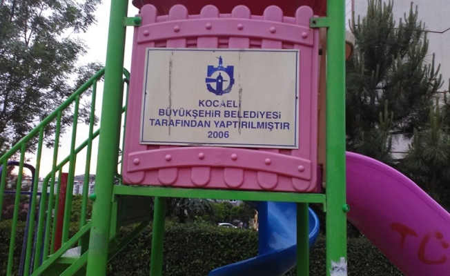 Çocuk oyun gruplarının bakımları yapılıyor....Gebze'deki bazı parklar yenilenmeli!