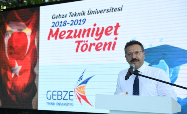 Vali Aksoy, GTÜ Mezunuiyet töreninde konuştu