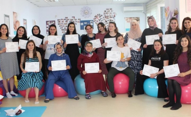 Darıca Farabi EAH Gebe Okulu Yeni Mezunları Verdi