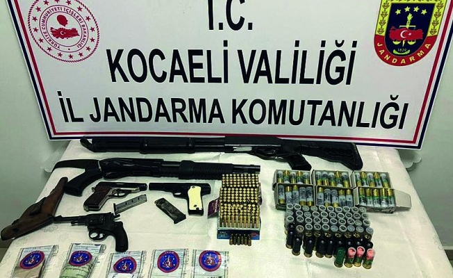 Evinden hem cephanelik hem kenevir çıktı!