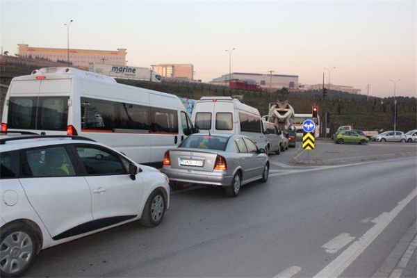 Servisçilerin GOSB Kavşağı Çilesi!