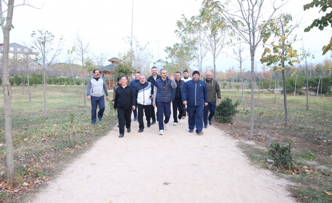 Başkan Çiftçi muhtarlarla yürüdü