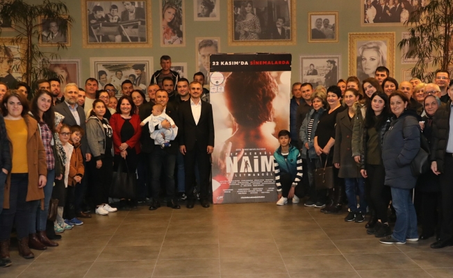 Çiftçi, Vatandaşlarla Naim Süleymanoğlu filmini izledi