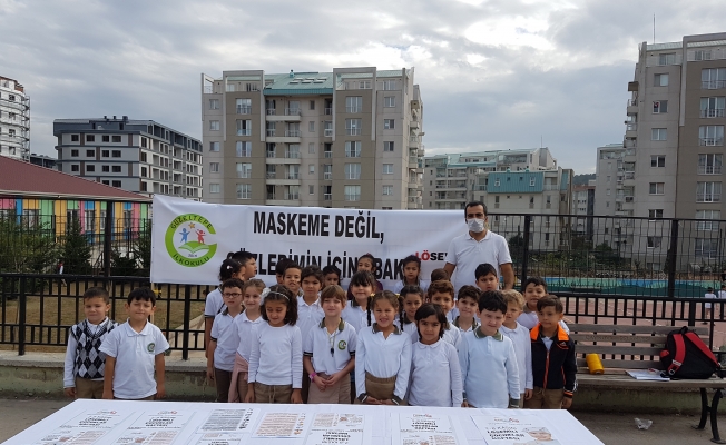 Güzeltepe İlkokulu'nda 'MASKEME DEĞİL GÖZLERIMIN İÇİNE BAK' standı