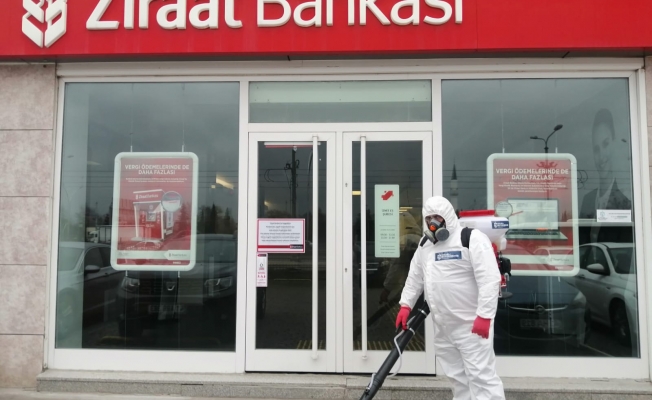 Başkan Büyükakın'ın talimatıyla; Banka şubeleri ve ATM'ler dezenfekte ediliyor