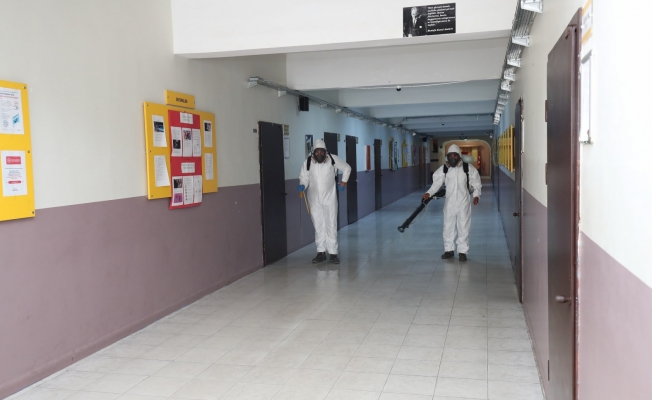 Gebze'de  sınavlar öncesi  okullar dezenfekte edildi