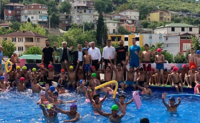Başkan Amca Dilovalı çocukları havuzla sevindirdi