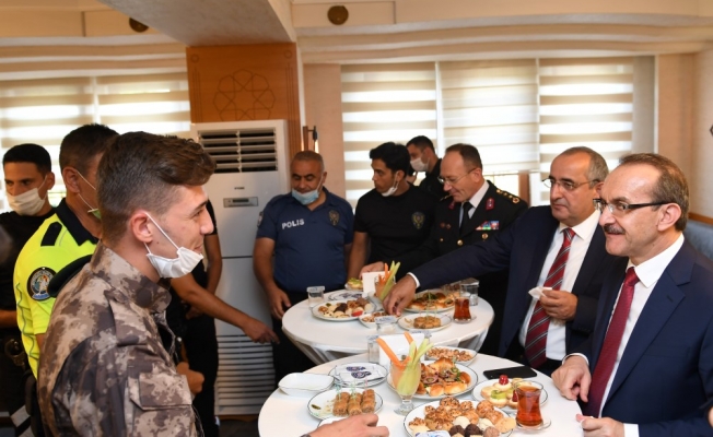 Vali Yavuz: ' Polisimiz ve jandarmamız yoğun mesai harcıyor!'