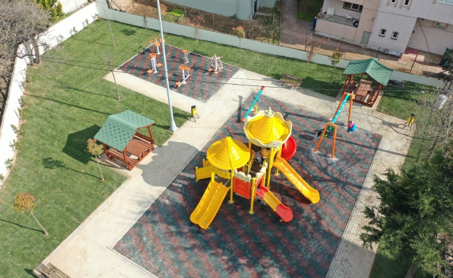 Çayırova'da iki park daha yenilendi