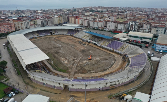 Gebze Stadı'nda zemin hafriyatı kaldırılıyor