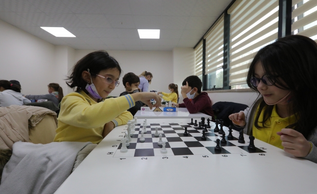 Çayırova'da ödüllü satranç turnuvası