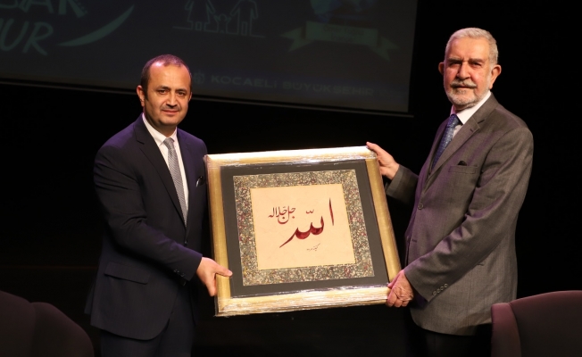 Aile Mektebi Sohbetleri'nin konuğu mutasavvıf yazar İnançer oldu