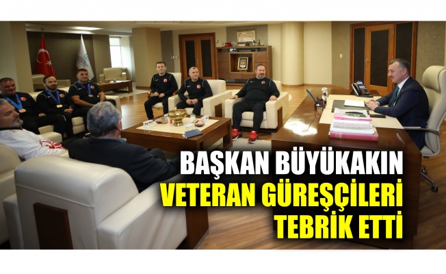 Başkan Büyükakın, veteran güreşçileri tebrik etti