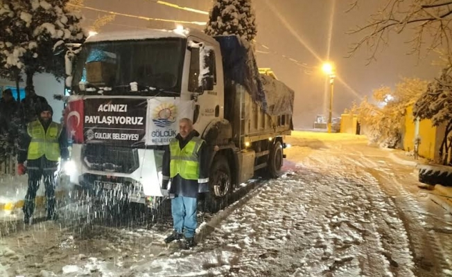 Gölcük'ten deprem bölgesine 15 Tır dolusu yardım