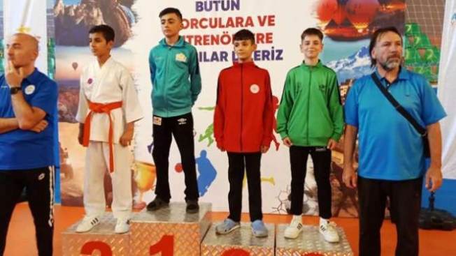 Türkiye Şampiyonası#039;nda Kocaelili sporculardan madalyalar