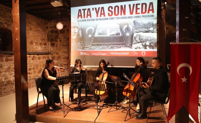 ATATÜRK naaşının İzmit'ten Ankara'ya uğurlanışının 86. yılında özlemle anıldı