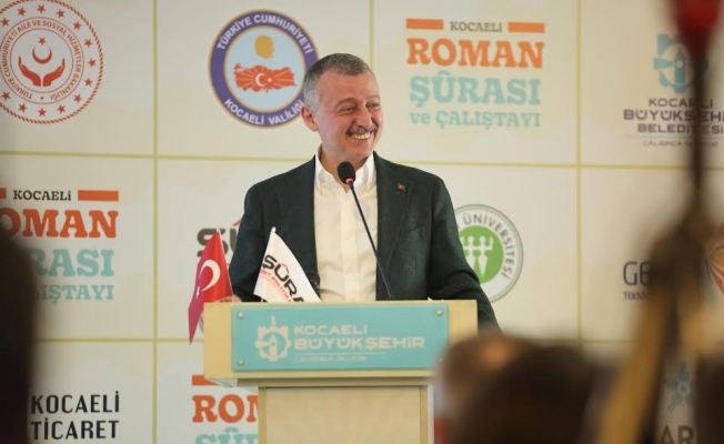 Büyükakın: Romanlar azınlık değil  bu memleketin asli unsurudur