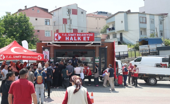 Halk Et Mobil bu kez Çayırova'da: Uygun fiyatlı et herkesin hakkı