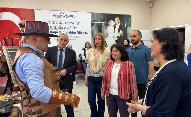 İZMEKin yılsonu sergisi göz doldurdu