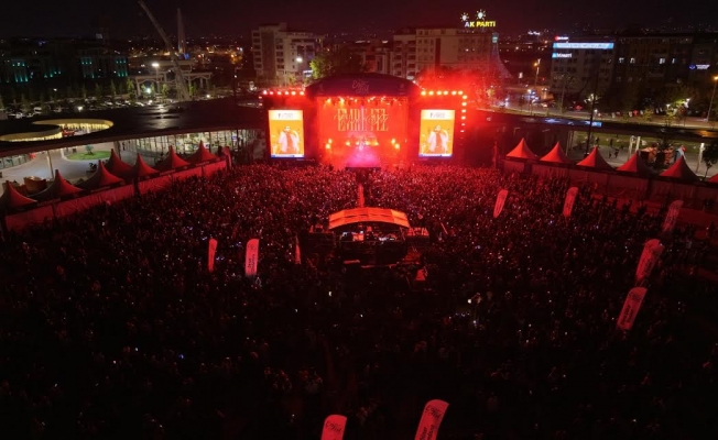 Milli İrade Meydanı dolup taştı
