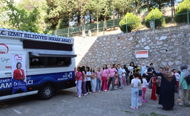İzmit Belediyesinden Kuran Kursu öğrencilerine ikram sürprizi