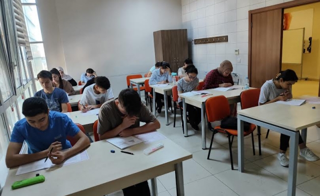 Üniversite hayali kuran gençlere Darıca Belediyesinden destek