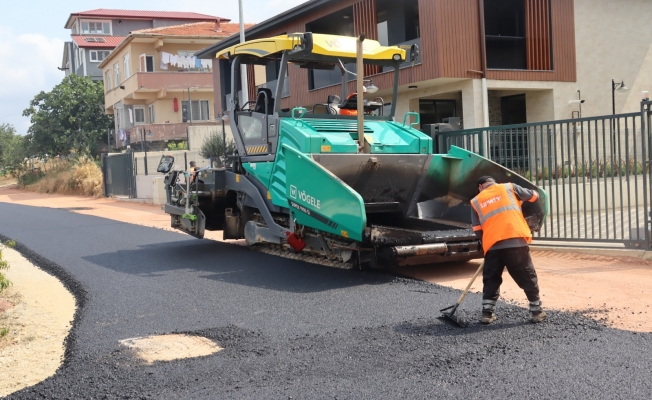 İzmit Belediyesinden Kabaoğlu'nda yoğun asfalt çalışması