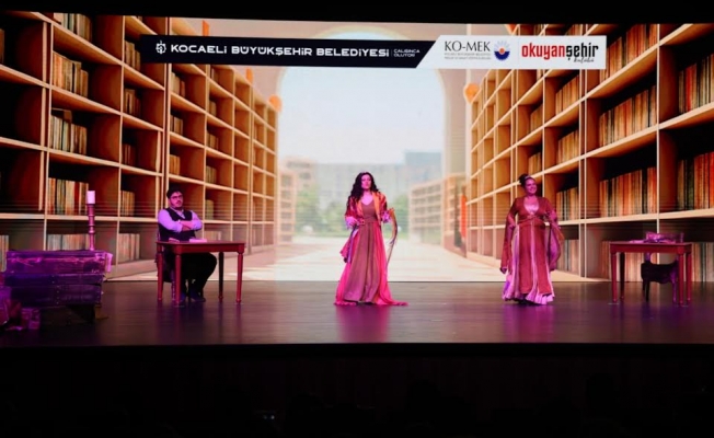 Kitap Fuarı'nda münazara ve müzikal tiyatro bir arada