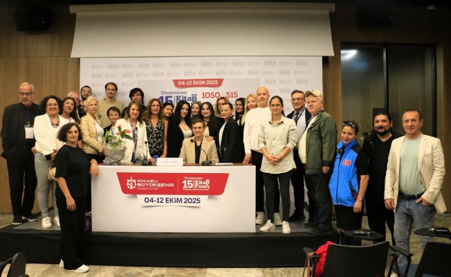 Kocaeli Kitap Fuarı'nda yazarlar geçidi devam ediyor