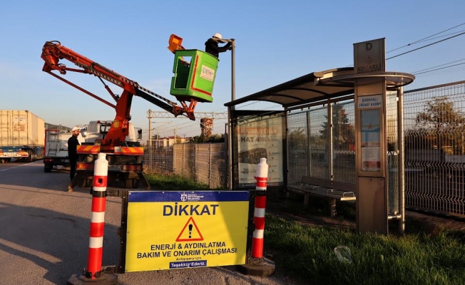 Duraklara güneş enerjili aydınlatma çözümü