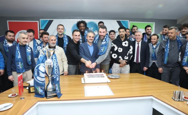 Başkan Çiftçi, şampiyon kadroyla bir araya geldi