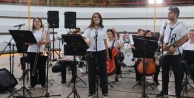 İzmit Belediyesi, Özkan Uğur’u unutulmaz şarkılarla andı