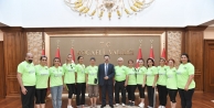 Muğlaspor Kadınlar Master Voleybol Takımı, Sayın Vali Aksoy'u  Ziyaret Etti