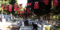 Gebze'de mezarlıklar bayrama hazır